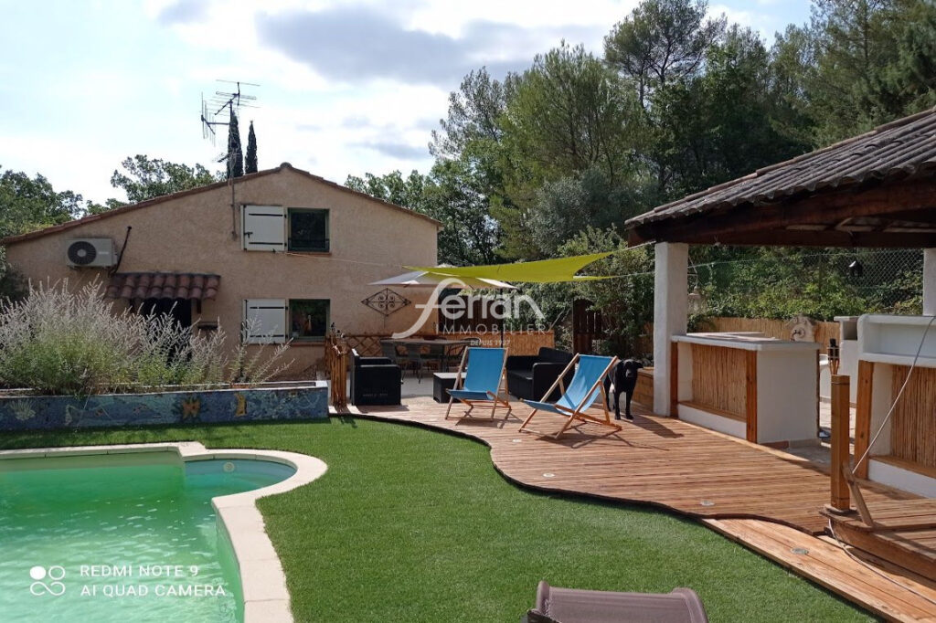 A vendre à Trans-en-Provence, villa de plain-pied + piscine +  – 5 pièces – 3 chambres – 125.00 m²