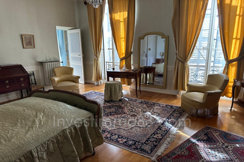 vente maison de caractère 15 Pièce(s) – 15 pièces – 9 chambres – 335.00 m²