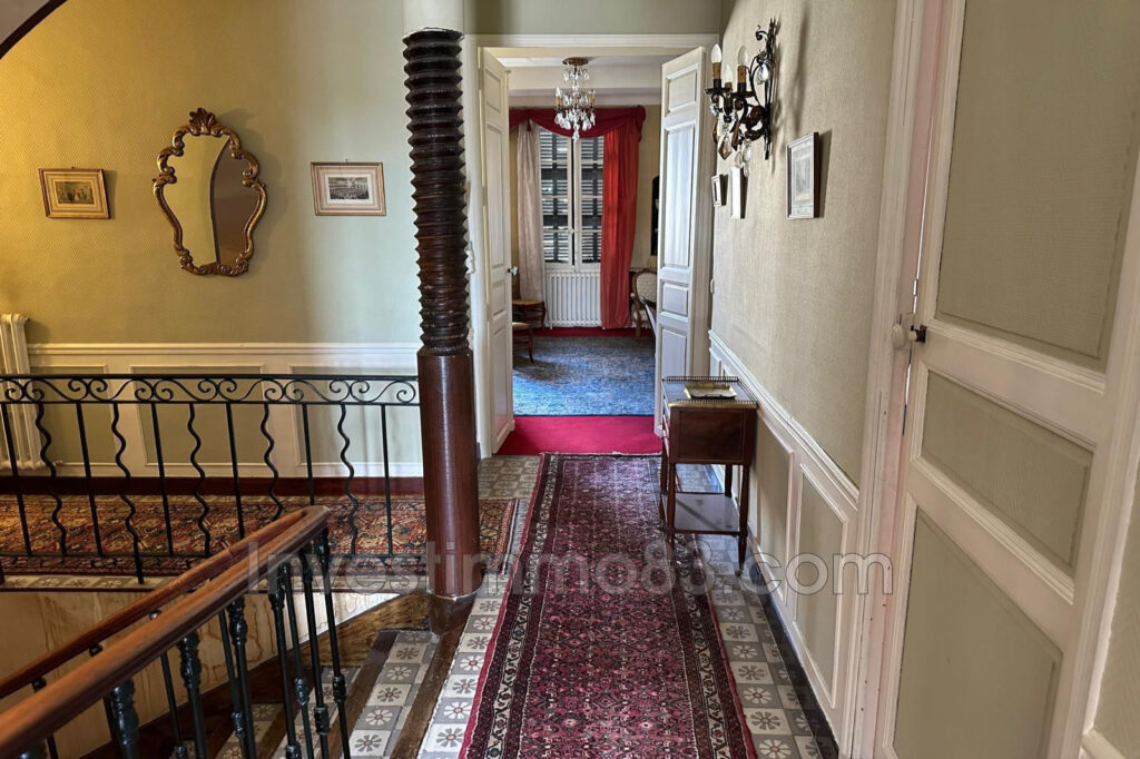 vente maison de caractère 15 Pièce(s) – 15 pièces – 9 chambres – 335.00 m²