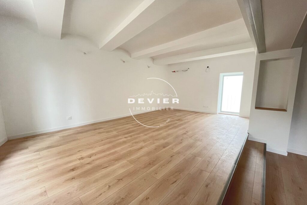 vente maison de village 4 Pièce(s) – 4 pièces – 3 chambres – 94.00 m²