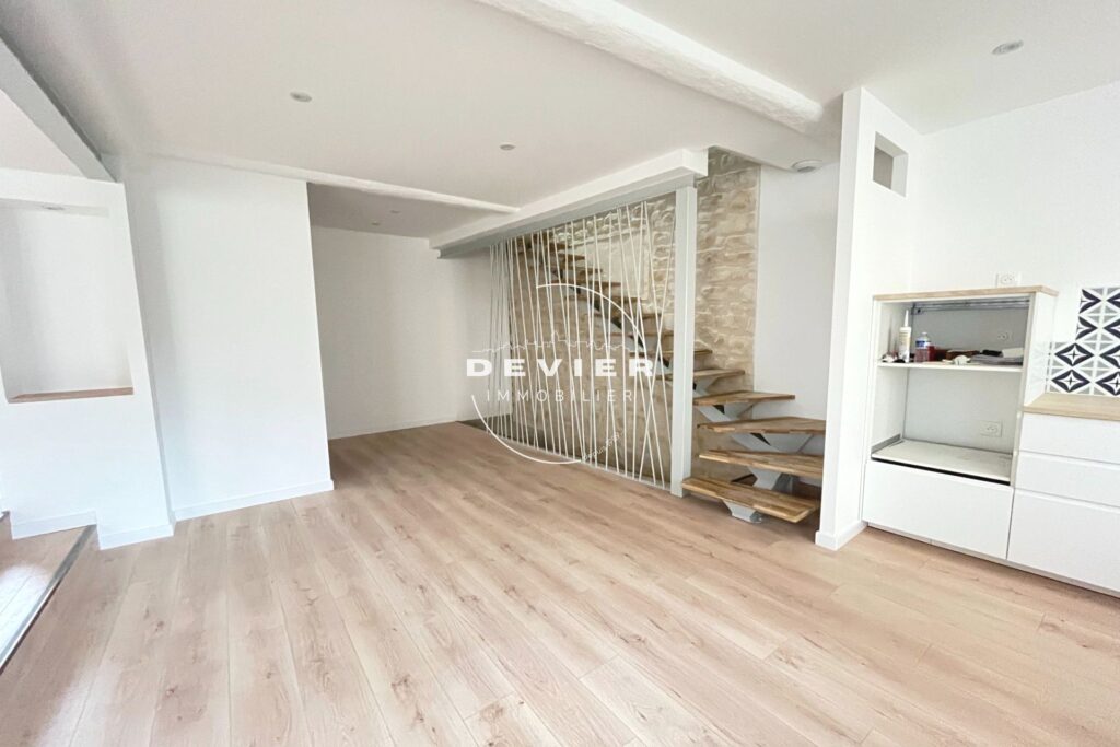 vente maison de village 4 Pièce(s) – 4 pièces – 3 chambres – 94.00 m²