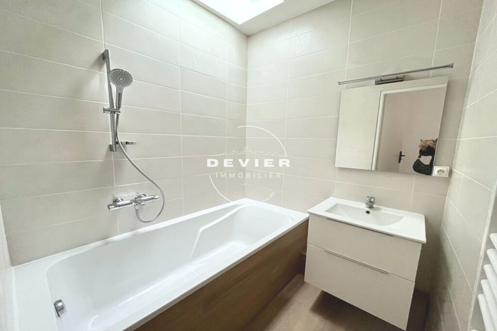 vente maison de village 4 Pièce(s) – 4 pièces – 3 chambres – 94.00 m²