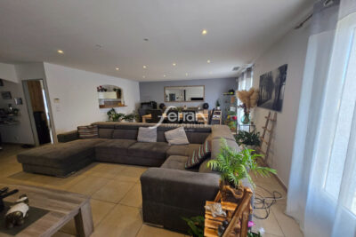 À vendre à Villecroze villa 3 chambres avec piscine  – 4 pièces – 3 chambres – 115.00 m²