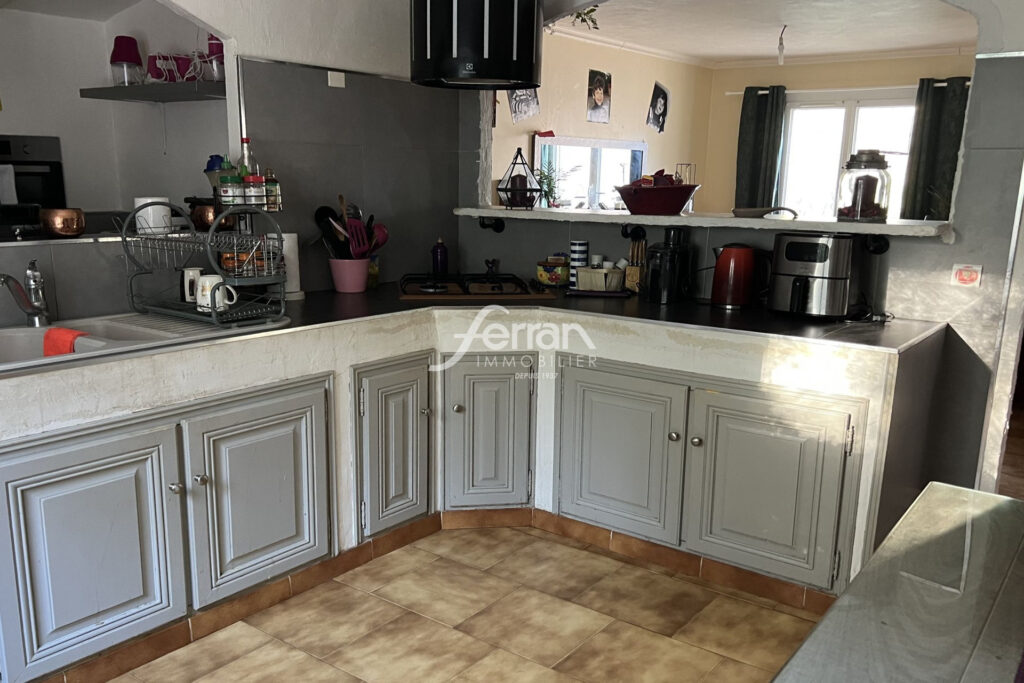 A vendre à Trans-en-Provence, villa de plain-pied + piscine +  – 5 pièces – 3 chambres – 125.00 m²