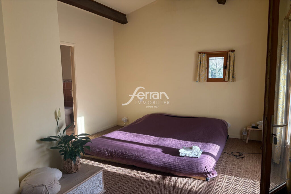 A vendre à Callas maison avec piscine – 7 pièces – 5 chambres – 176.00 m²