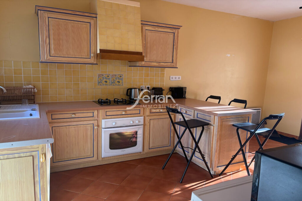 A vendre à Callas maison avec piscine – 7 pièces – 5 chambres – 176.00 m²