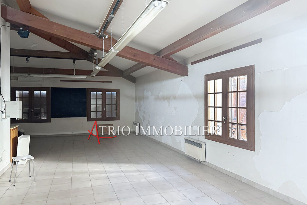 vente maison de village 8 Pièce(s) – 8 pièces – 6 chambres – 132.00 m²