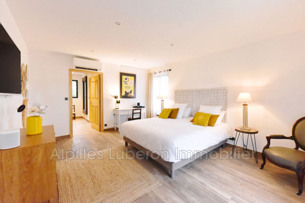 vente propriété 6 Pièce(s) – 6 pièces – 4 chambres – 250.00 m²