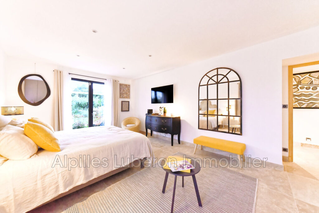 vente propriété 6 Pièce(s) – 6 pièces – 4 chambres – 250.00 m²