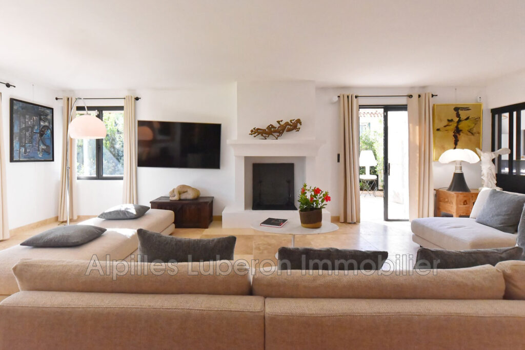 vente propriété 6 Pièce(s) – 6 pièces – 4 chambres – 250.00 m²