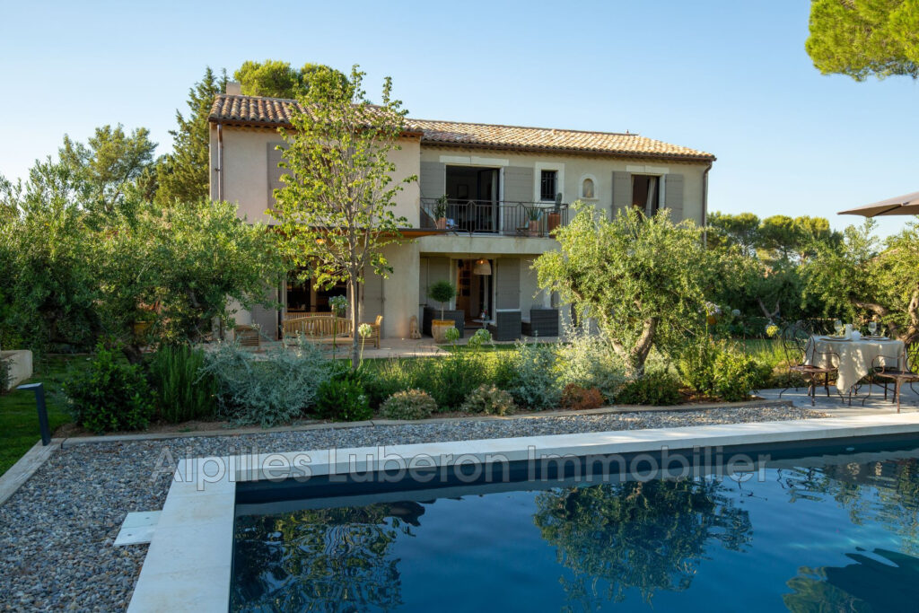 vente propriété 6 Pièce(s) – 6 pièces – 4 chambres – 250.00 m²