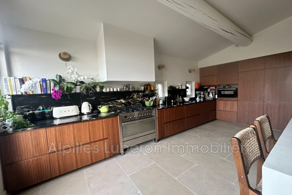 location saisonnière mas 6 Pièce(s) – 6 pièces – 4 chambres – 230.00 m²