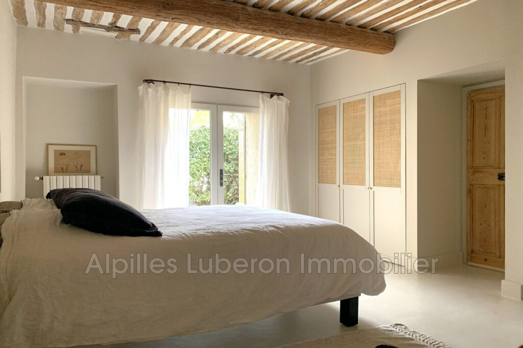 location saisonnière mas 6 Pièce(s) – 6 pièces – 4 chambres – 230.00 m²