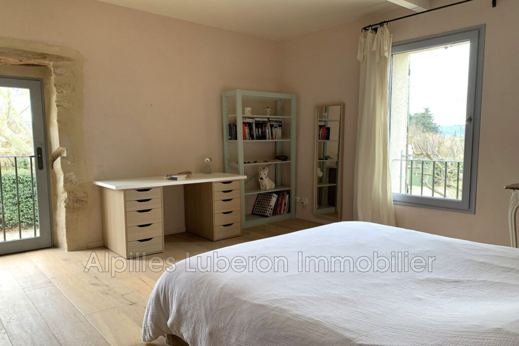 location saisonnière mas 6 Pièce(s) – 6 pièces – 4 chambres – 230.00 m²
