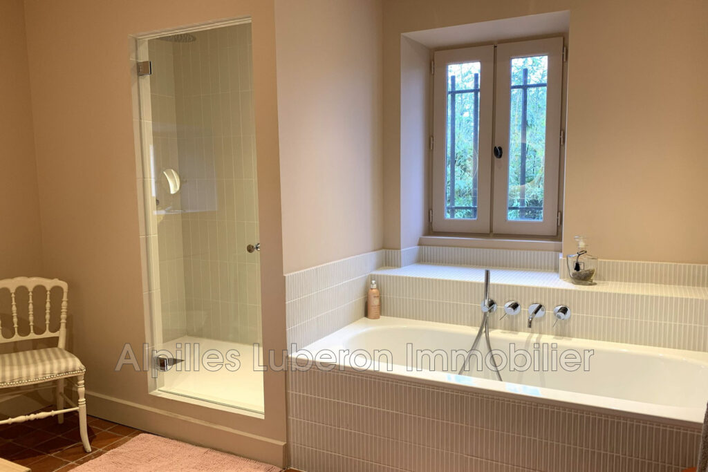 location saisonnière mas 6 Pièce(s) – 6 pièces – 4 chambres – 230.00 m²