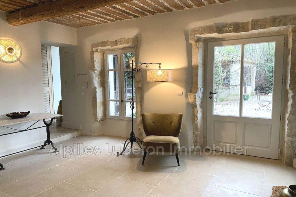 location saisonnière mas 6 Pièce(s) – 6 pièces – 4 chambres – 230.00 m²