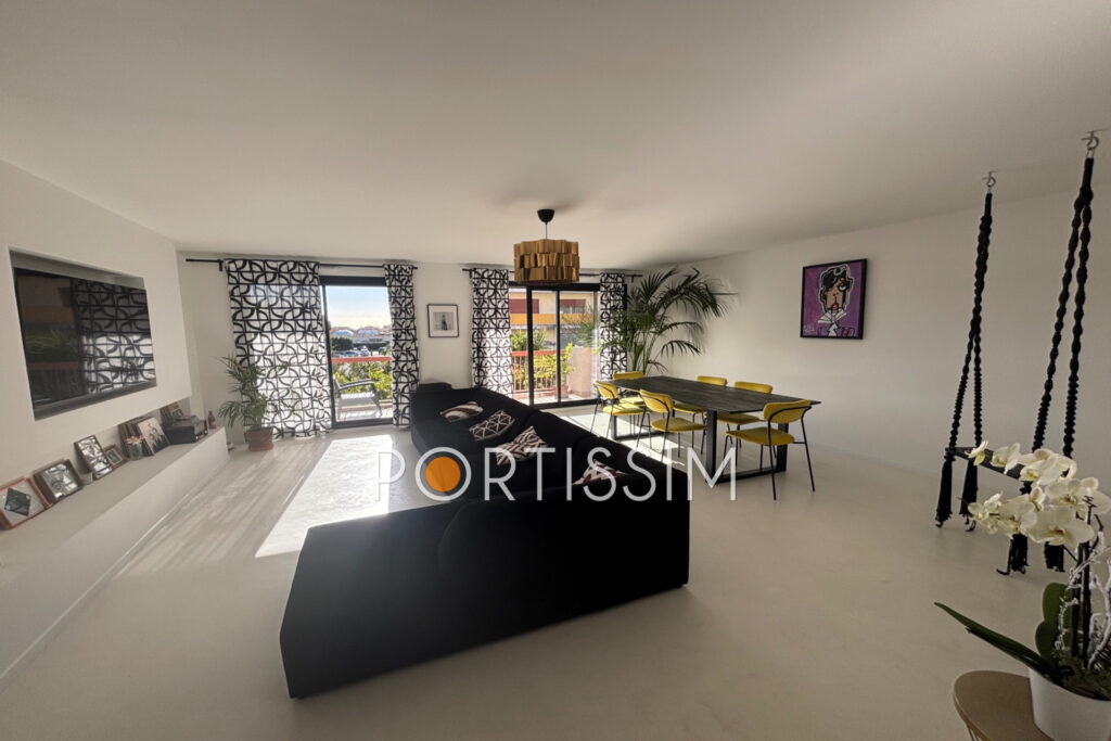 Cros-de-Cagnes – Proche bord de mer – Magnifique duplex de 110 – 4 pièces – 3 chambres – 109.00 m²