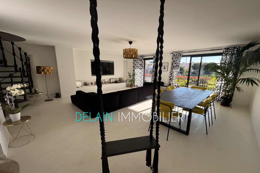 Cros-de-Cagnes – Proche bord de mer – Magnifique duplex de 110 – 4 pièces – 3 chambres – 109.00 m²