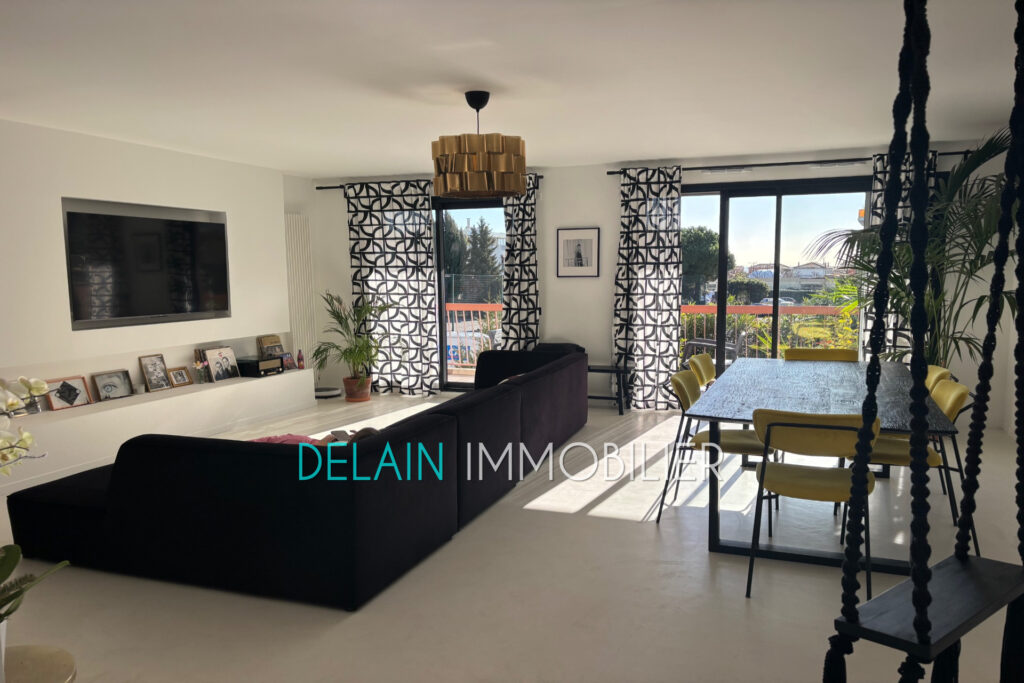 Cros-de-Cagnes – Proche bord de mer – Magnifique duplex de 110 – 4 pièces – 3 chambres – 109.00 m²