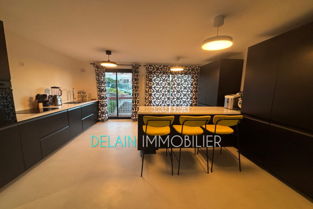 Cros-de-Cagnes – Proche bord de mer – Magnifique duplex de 110 – 4 pièces – 3 chambres – 109.00 m²