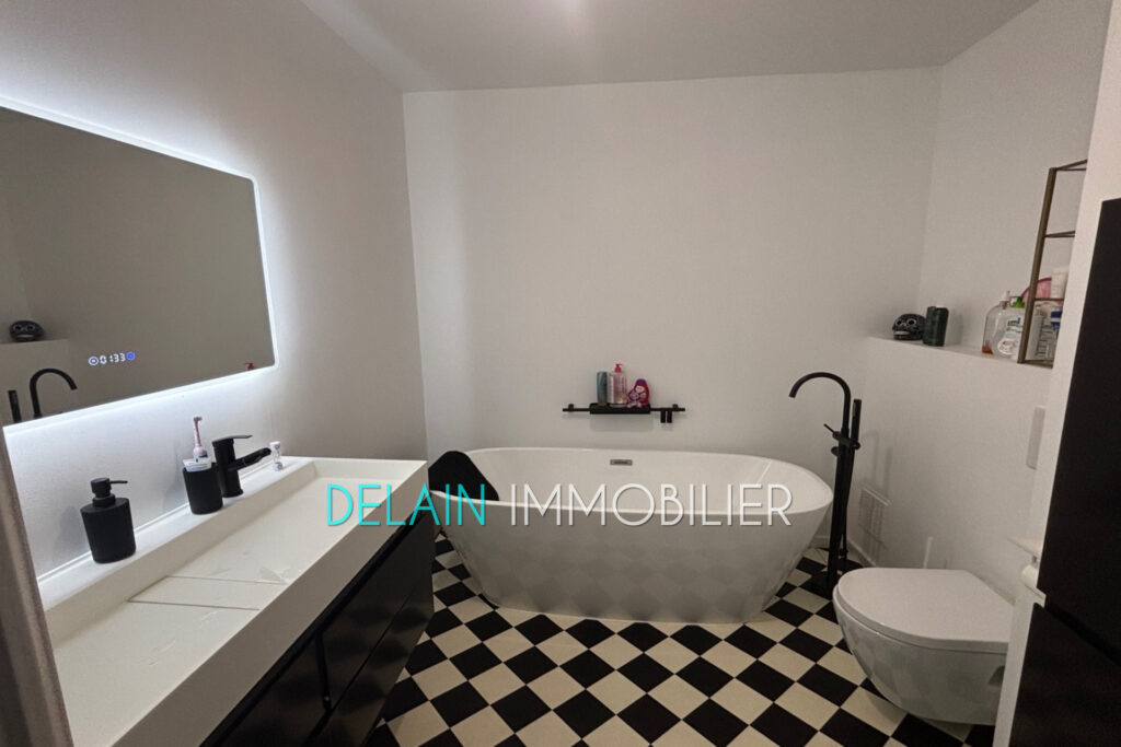 Cros-de-Cagnes – Proche bord de mer – Magnifique duplex de 110 – 4 pièces – 3 chambres – 109.00 m²