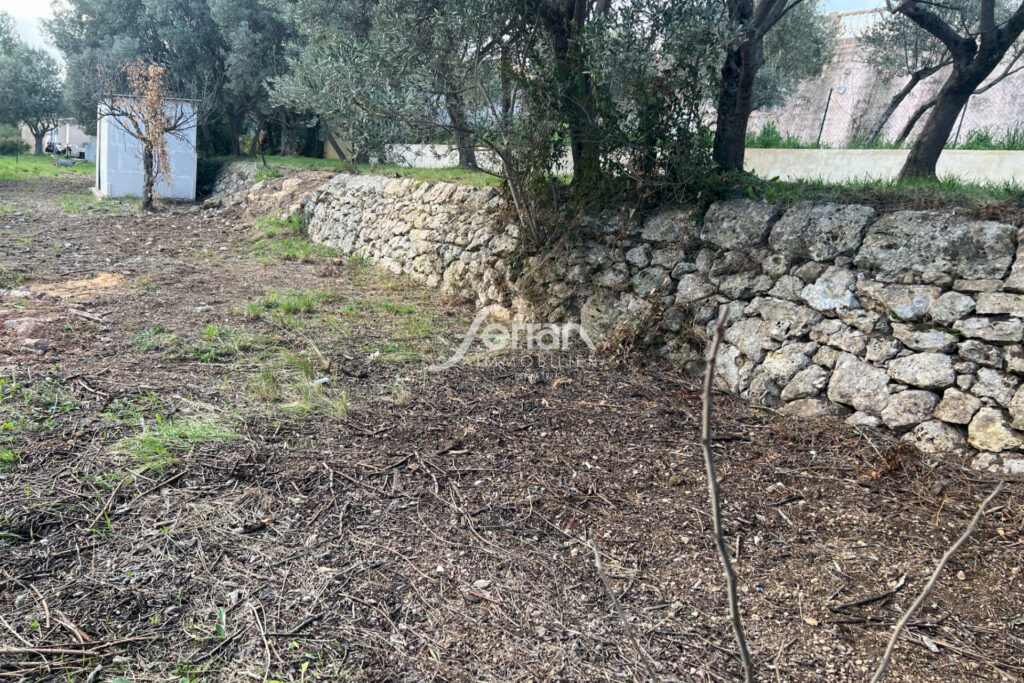 Draguignan, terrain de 1000 m2 viabilisé, expo Sud. – NR pièces – NR chambres – 1000.00 m²