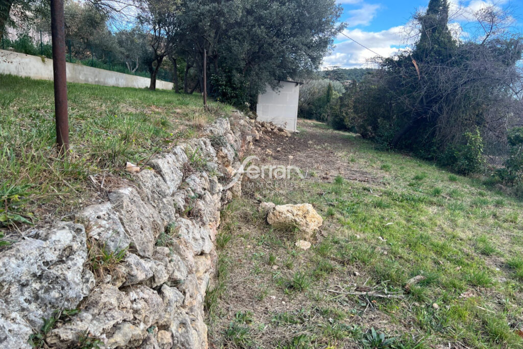 Draguignan, terrain de 1000 m2 viabilisé, expo Sud. – NR pièces – NR chambres – 1000.00 m²