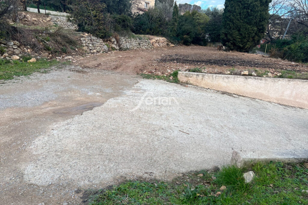 Draguignan, terrain de 1000 m2 viabilisé, expo Sud. – NR pièces – NR chambres – 1000.00 m²