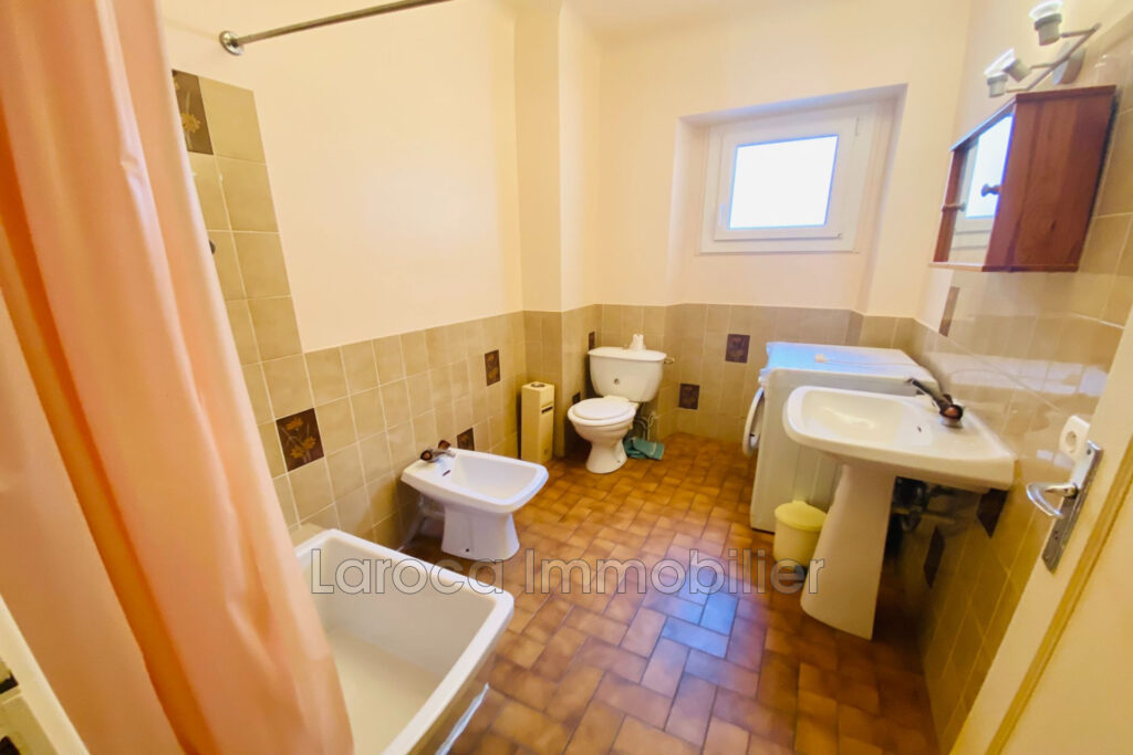 vente maison de village – NR pièces – 3 chambres – 103.00 m²