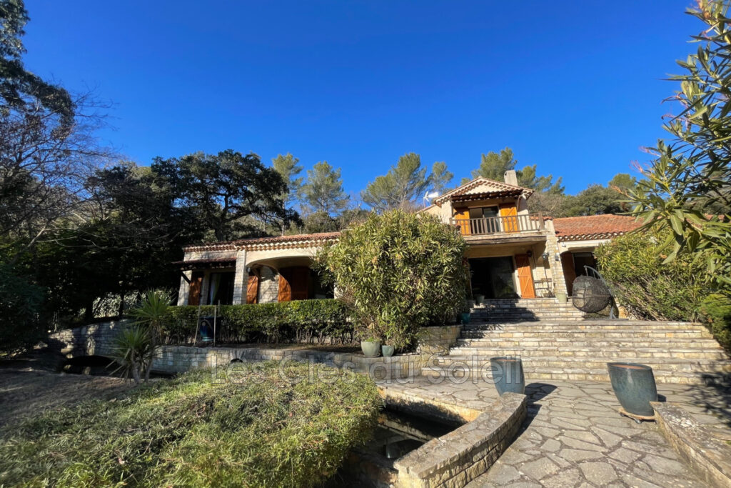 vente villa 5 Pièce(s) – 5 pièces – 4 chambres – 166.00 m²