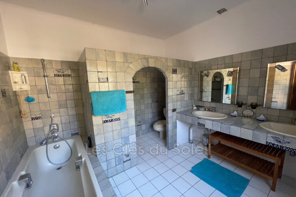 vente villa 5 Pièce(s) – 5 pièces – 4 chambres – 166.00 m²