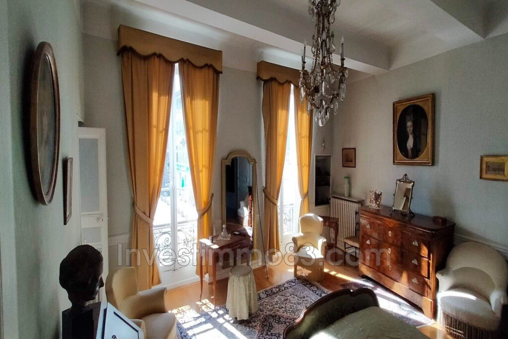 vente maison de caractère 15 Pièce(s) – 15 pièces – 9 chambres – 335.00 m²