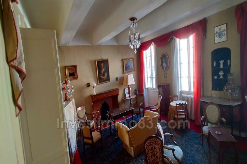 vente maison de caractère 15 Pièce(s) – 15 pièces – 9 chambres – 335.00 m²