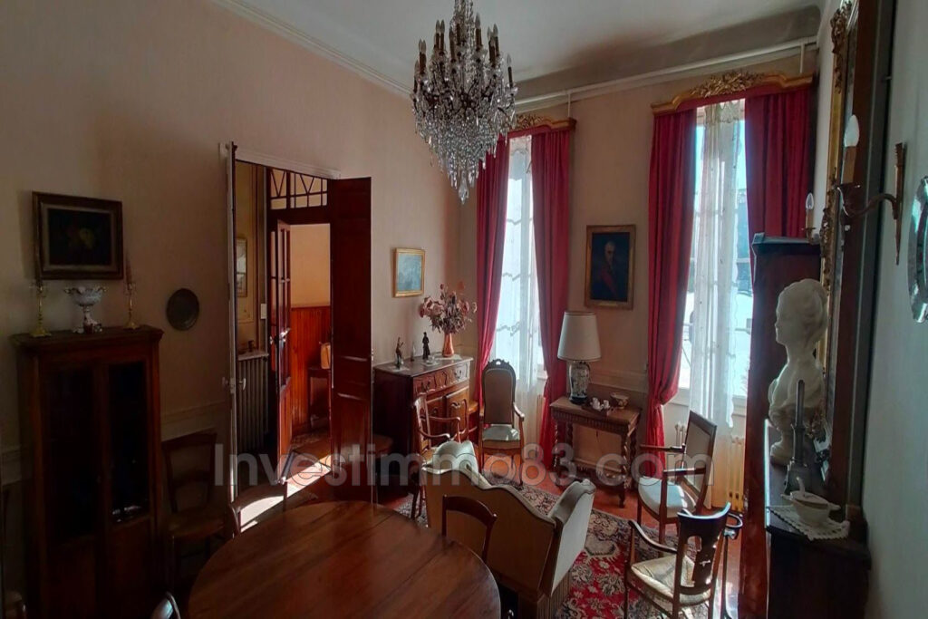 vente maison de caractère 15 Pièce(s) – 15 pièces – 9 chambres – 335.00 m²