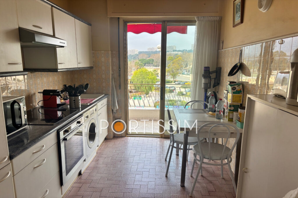 Cagnes-Sur-Mer / Appartement deux pièces viager occupé une per – NR pièces – 1 chambre – 53.80 m²