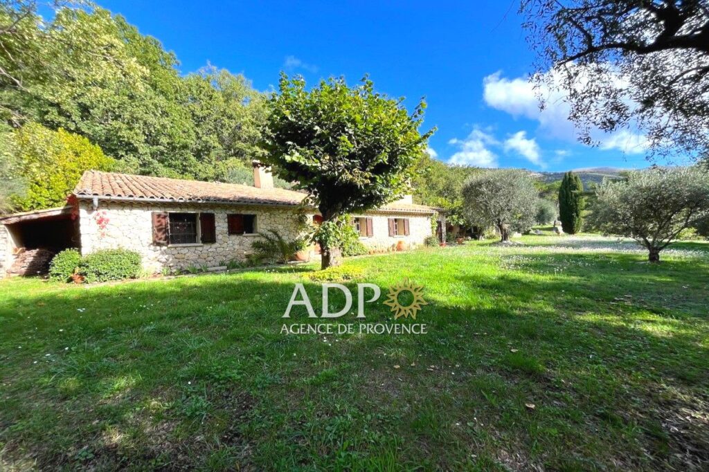 vente  – NR pièces – 2 chambres – 150.00 m²