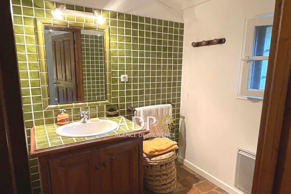 vente  – NR pièces – 2 chambres – 150.00 m²