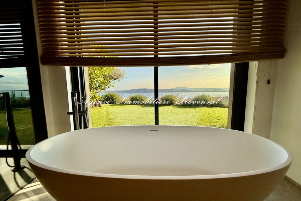 vente maison contemporaine 6 Pièce(s) – 6 pièces – 5 chambres – 383.00 m²