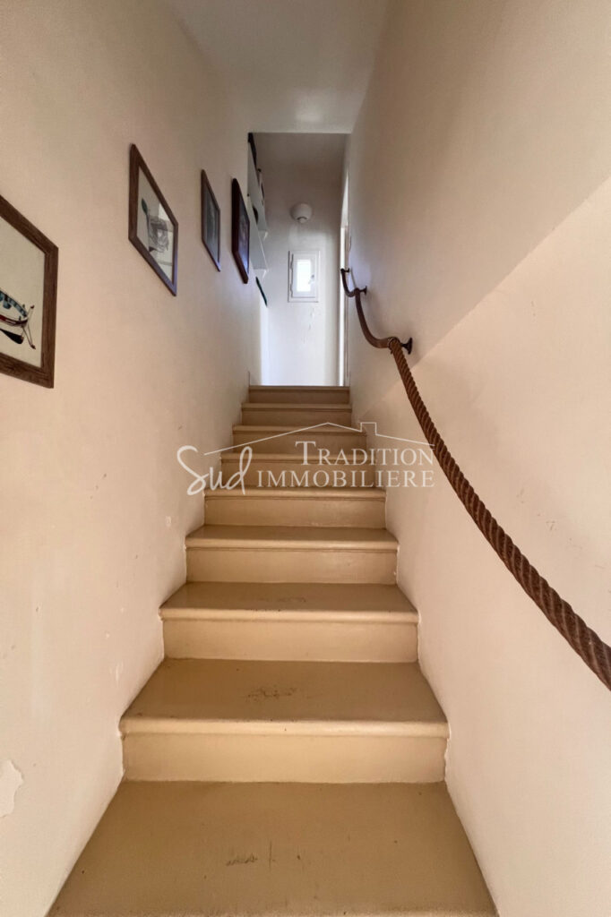 CENTRE VILAGE DE MAUSSANE LES ALPILLES – 2 pièces – 1 chambre – 50.00 m²