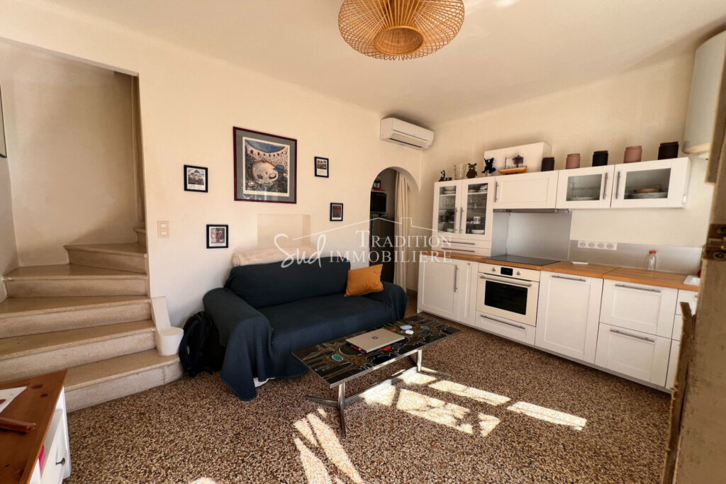 CENTRE VILAGE DE MAUSSANE LES ALPILLES – 2 pièces – 1 chambre – 50.00 m²