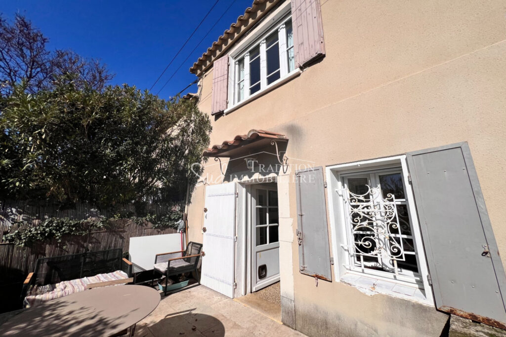 CENTRE VILAGE DE MAUSSANE LES ALPILLES – 2 pièces – 1 chambre – 50.00 m²