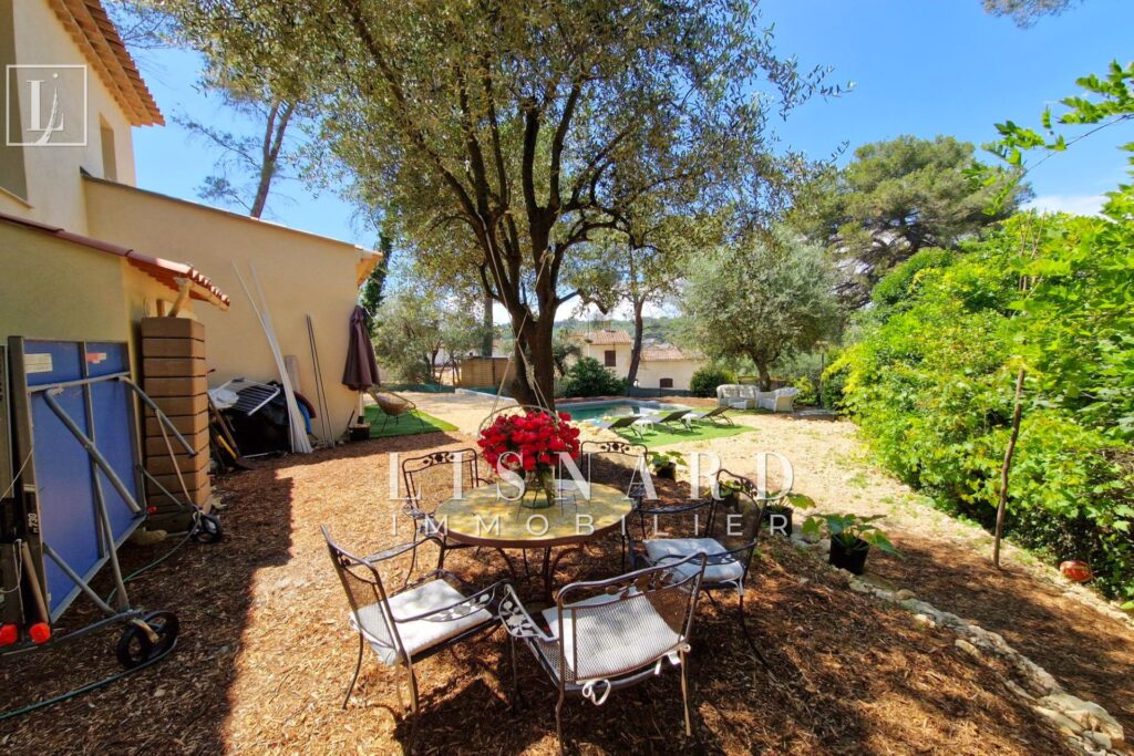 vente villa 6 Pièce(s) – 6 pièces – 5 chambres – 126.00 m²