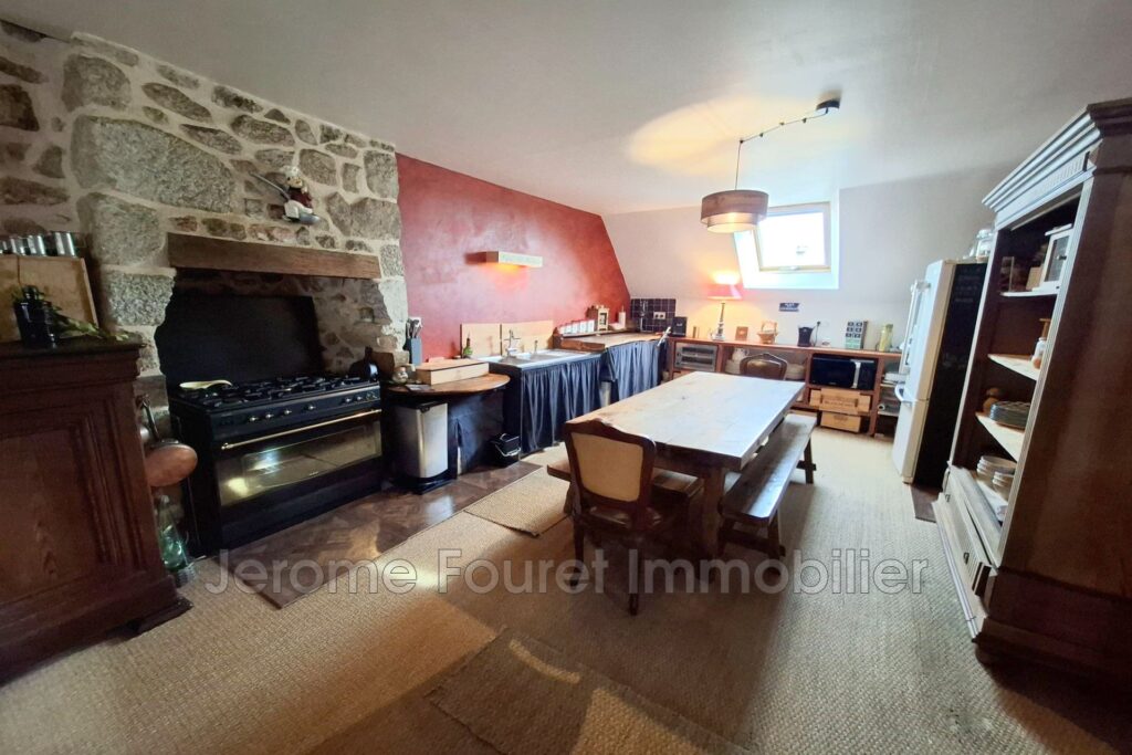 Résidence principale auto-finançable ou investissement classiq – NR pièces – NR chambres – 245.30 m²