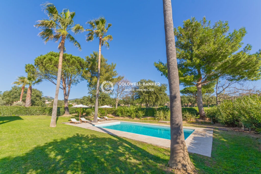 Villa face au golf dans un domaine avec agents de sécurités et – 5 pièces – 4 chambres – 194.00 m²