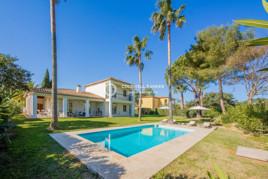 Villa face au golf dans un domaine avec agents de sécurités et – 5 pièces – 4 chambres – 194.00 m²