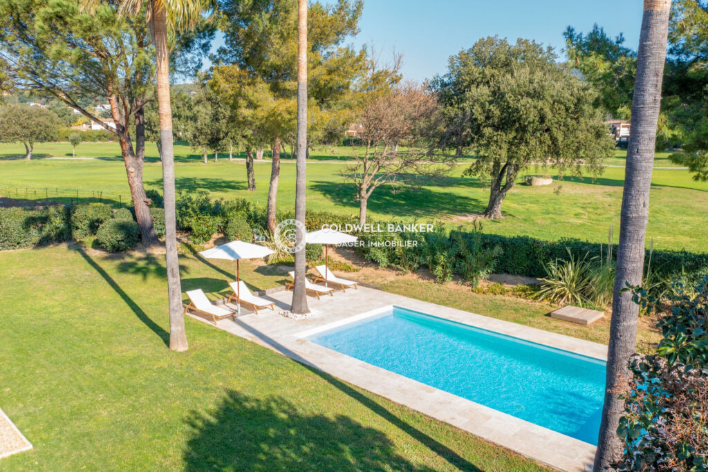 Villa face au golf dans un domaine avec agents de sécurités et – 5 pièces – 4 chambres – 194.00 m²