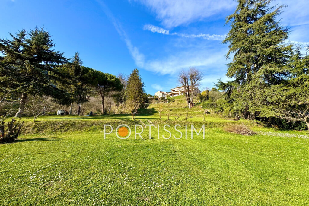 Tourrettes-Levens / villa individuelle au calme / jardin 4500m – 4 pièces – 3 chambres – 150.00 m²