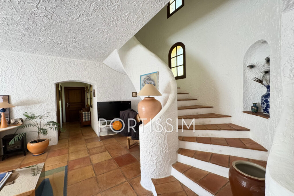 Tourrettes-Levens / villa individuelle au calme / jardin 4500m – 4 pièces – 3 chambres – 150.00 m²