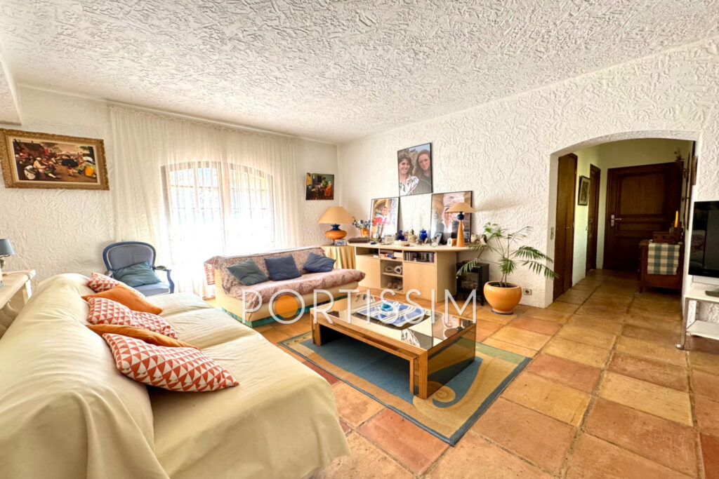 Tourrettes-Levens / villa individuelle au calme / jardin 4500m – 4 pièces – 3 chambres – 150.00 m²