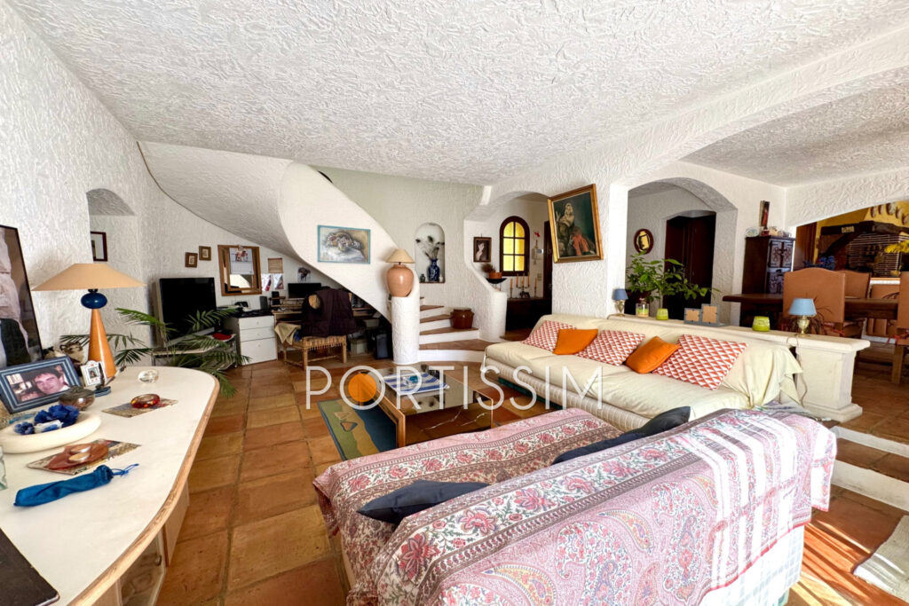 Tourrettes-Levens / villa individuelle au calme / jardin 4500m – 4 pièces – 3 chambres – 150.00 m²